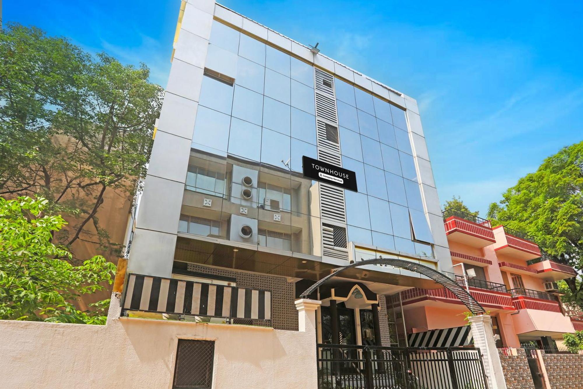 Super Townhouse Cantonment Varanasi Formerly Sarin Inn Eksteriør bilde