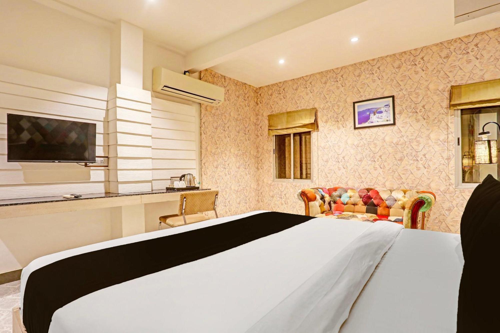 Super Townhouse Cantonment Varanasi Formerly Sarin Inn Eksteriør bilde