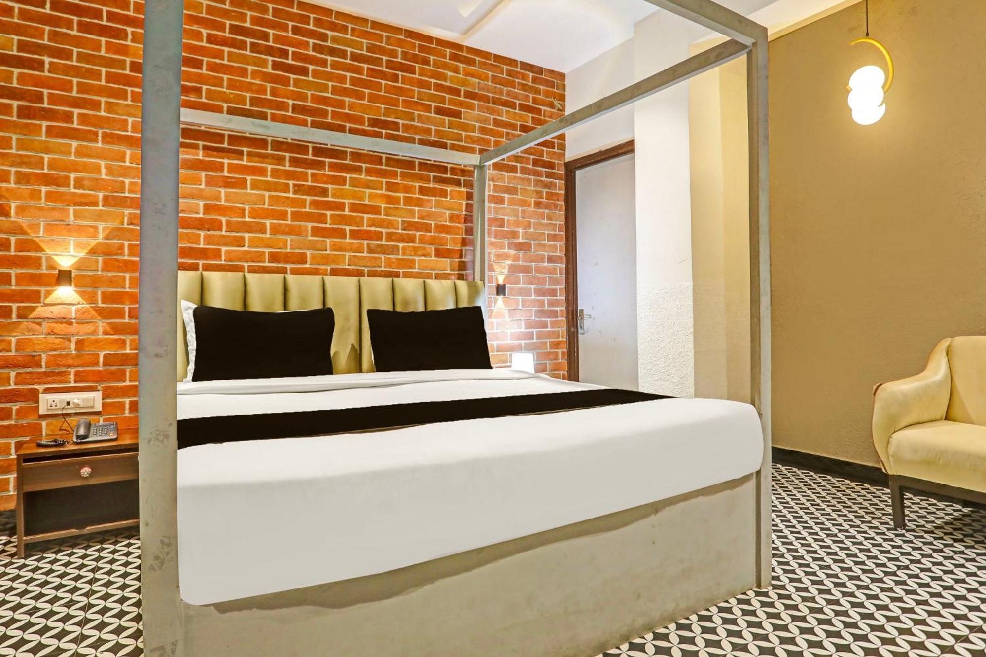 Super Townhouse Cantonment Varanasi Formerly Sarin Inn Eksteriør bilde